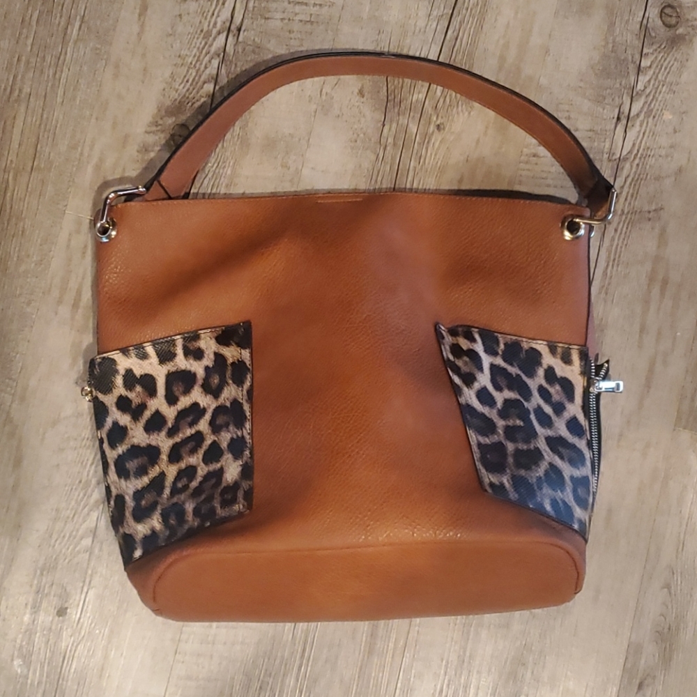 Faux leather with leopard pockets purse